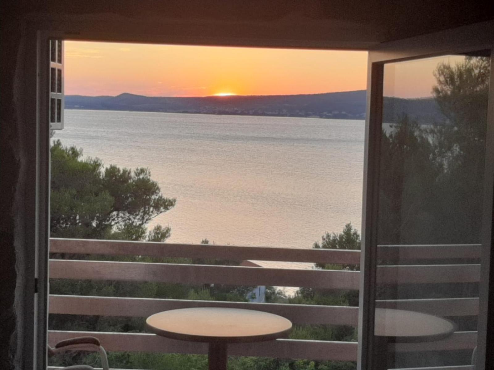 Apartments Cetiri Sestrice Novigrad  Eksteriør bilde